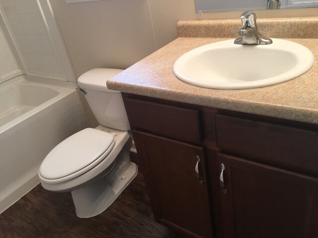 Building Photo - 298 Willow Point Cir