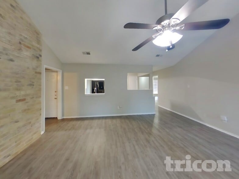 Building Photo - 7118 Foxway Ln