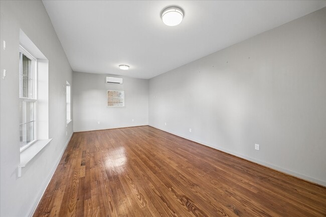 Building Photo - 2316 Wordsworth St