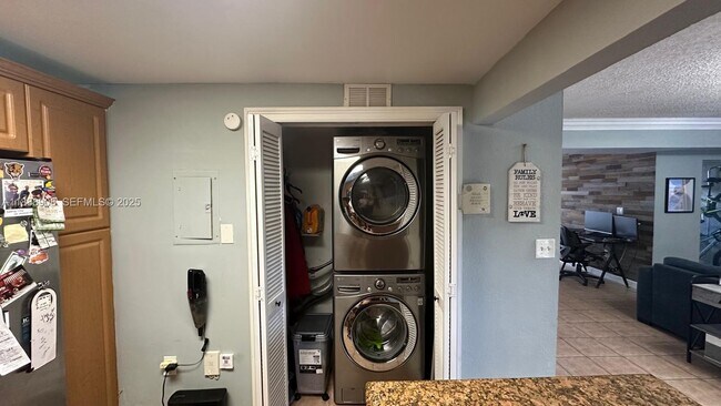 Building Photo - 15430 SW 81st Cir Ln