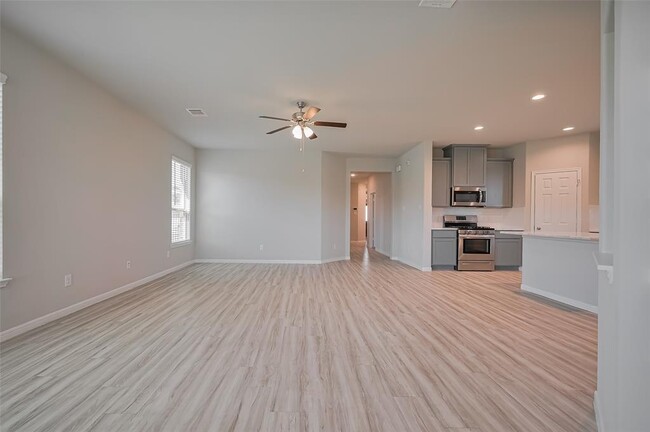 Building Photo - 101 Eliana Shores Dr