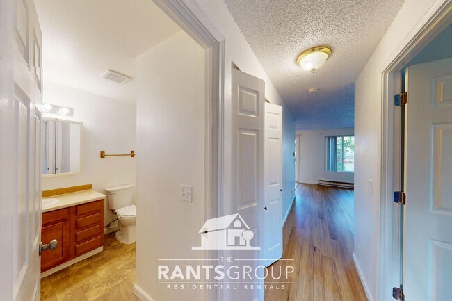 Building Photo - 850R -