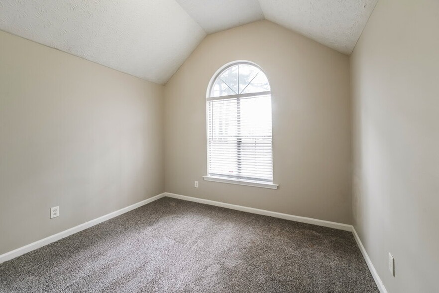 Building Photo - 47 Noah Dr