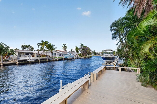 Building Photo - 2213 NE 16th St