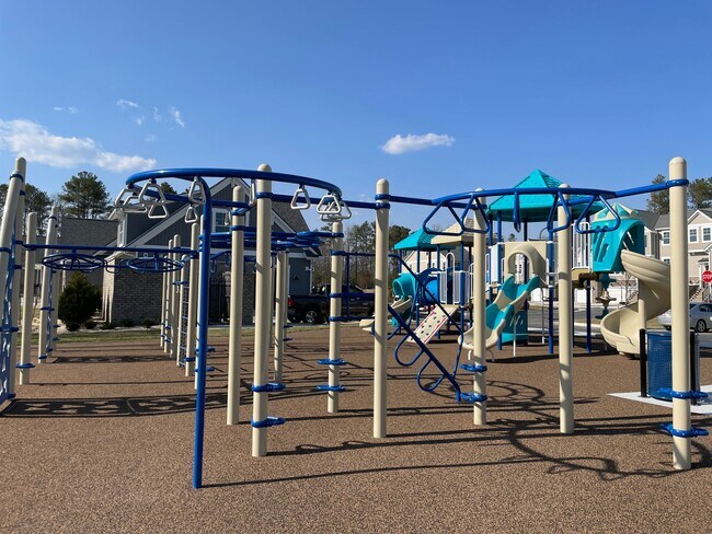 Building Photo - Cardinal | 4 Bed 2.5 Bath | Garage | 1895 sf | $2930-$3370 | 6, 7, 8, 9, 11, 12, 13, 14, 15 and 1...