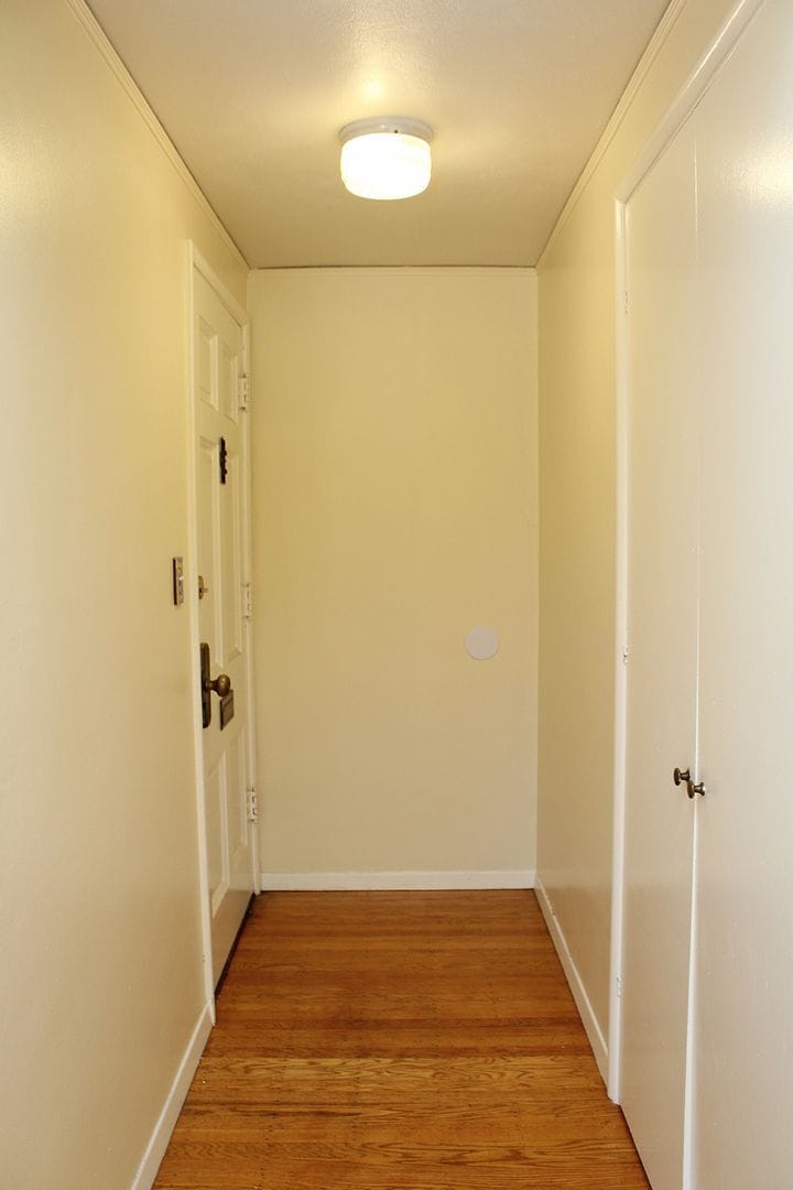 Building Photo - 1537-1543 SW Upper Hall St