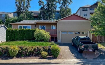 Building Photo - Gorgeous and Spacious South Salem Home