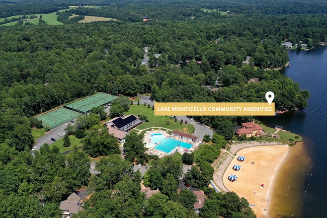 Building Photo - One-Level Living in Gated Lake Monticello