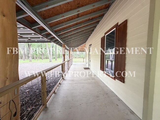 Building Photo - 338 Post Oak Dr