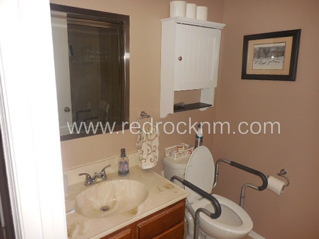 Building Photo - Single Story 2BR/2BTH Townhome in Rio Rancho!