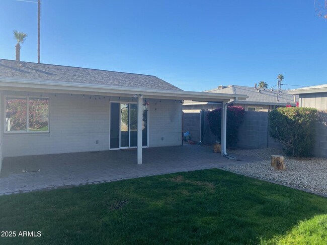 Building Photo - 816 E Seldon Ln