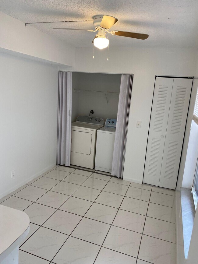 Building Photo - 11405 NW 35th St