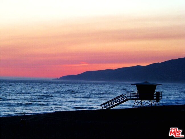 Building Photo - 6450 Lunita Rd