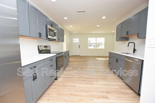 Building Photo - 2919 Hickory St