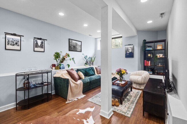 Building Photo - 4755 Malden St