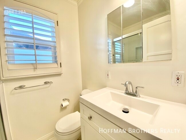 Building Photo - 4162 Alla Rd