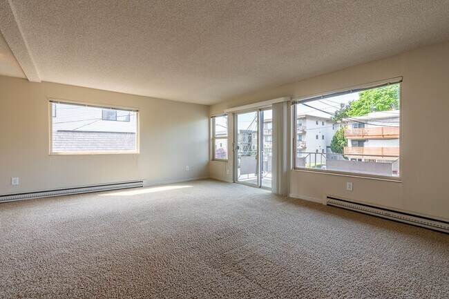 Interior Photo - Urban Convenience with Neighborhood Charm!