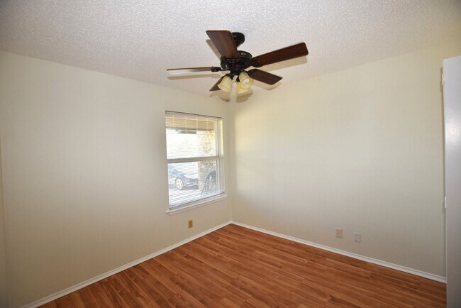 Building Photo - Cozy Brushy Creek 1 story - Cul-de-sac Lot