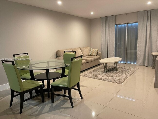 Building Photo - 15201 NE 6th Ave