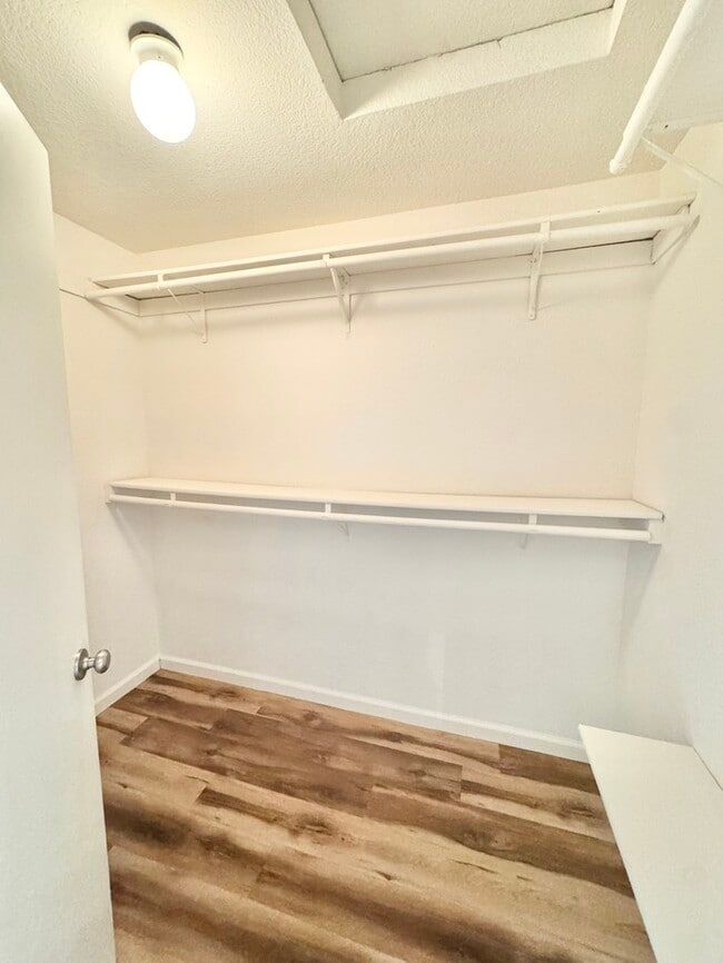 Building Photo - Beautiful 4 Bedroom Single Story For Rent In Roseville!