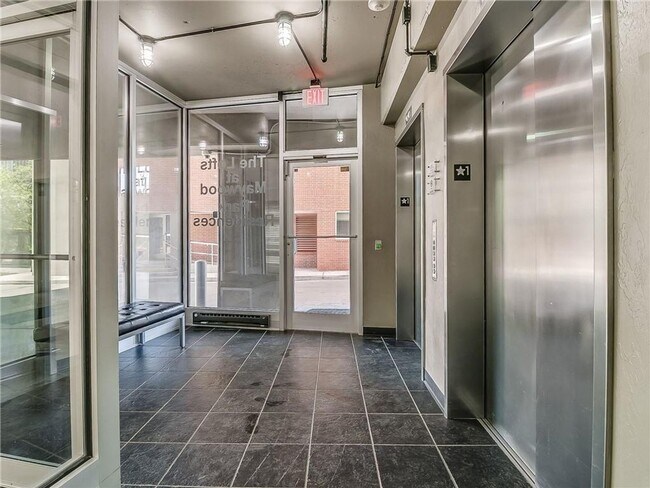 Building Photo - 1 NE 2nd St