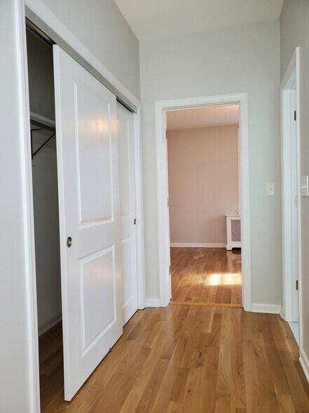 Building Photo - 43 S Adelaide Ave