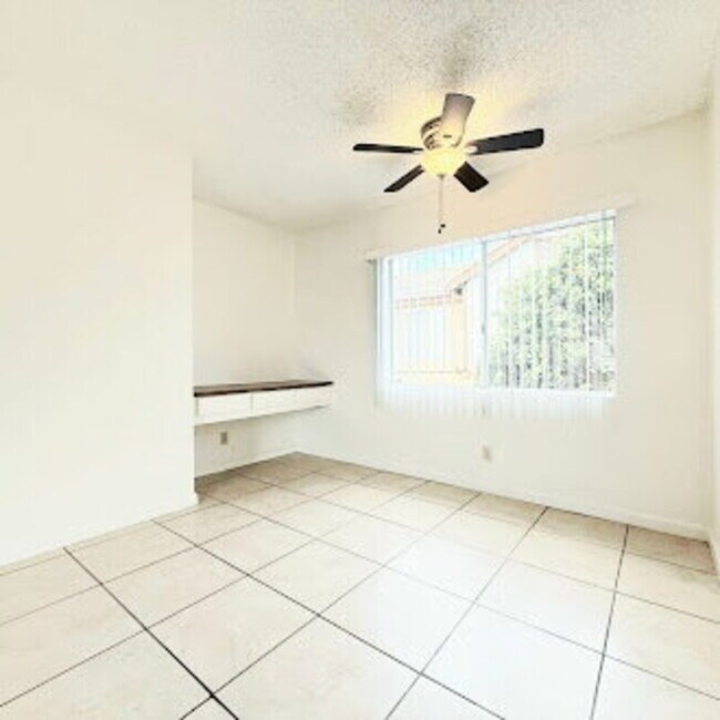 Building Photo - 11057 Ferina St