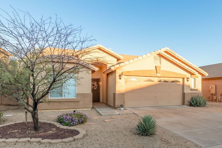 Front of House - 2213 S 65th Dr