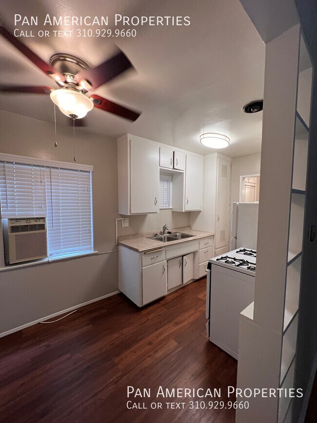 Building Photo - 335 S Los Robles Ave