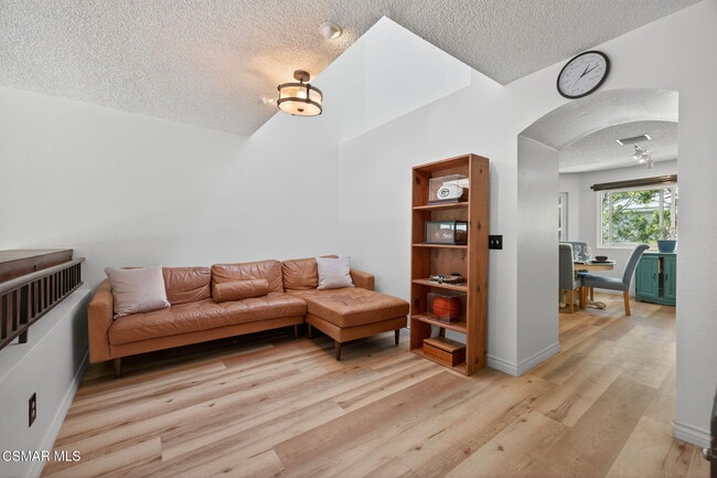Building Photo - 867 Portola Rd