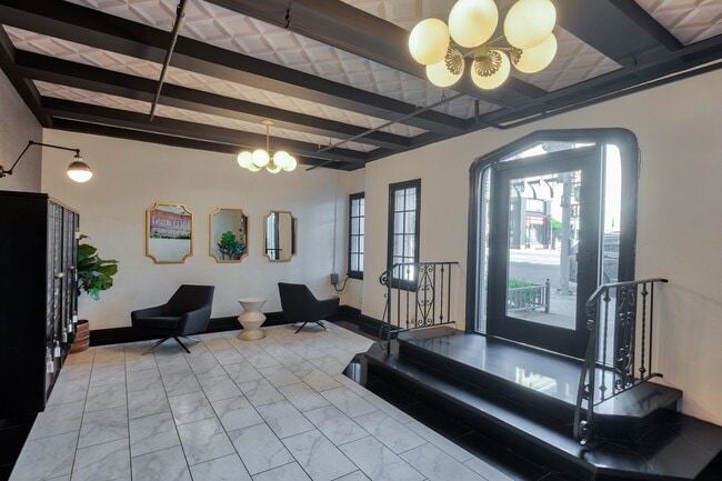 Building Photo - Hollymont Apartments