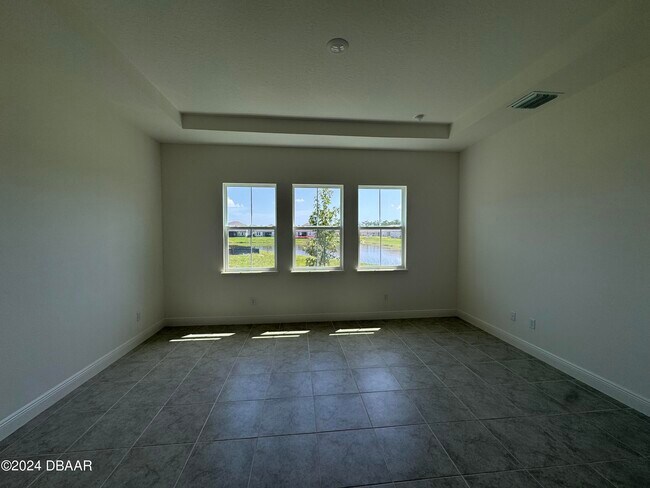 Building Photo - 2005 Divot Dr