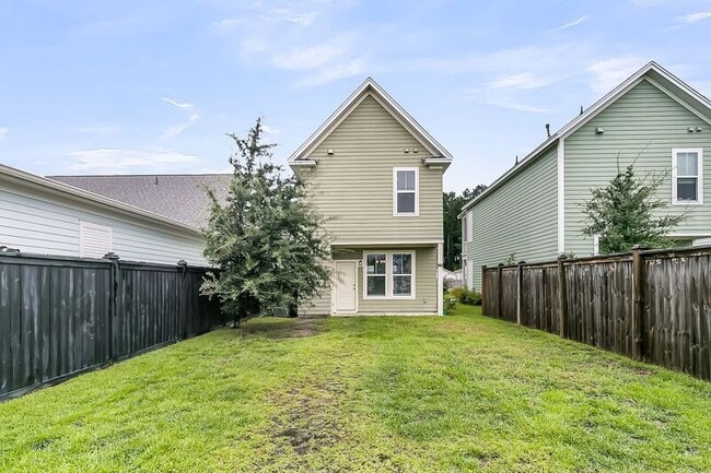 Building Photo - 146 Winding Branch Dr