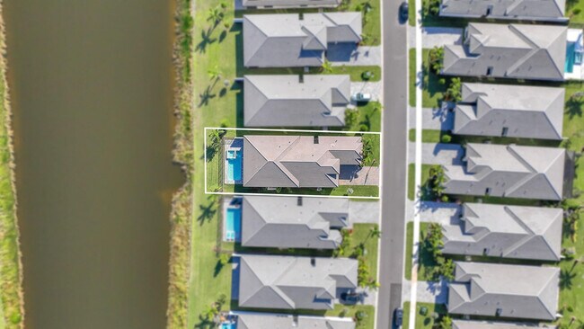 Building Photo - 10990 Violet Mdw St