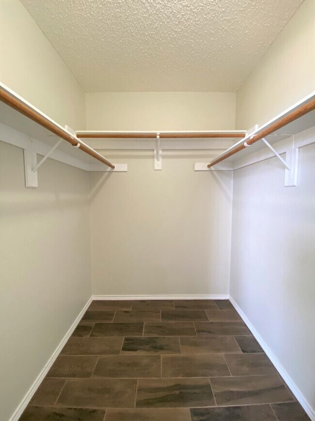 Building Photo - 3Bed/2Bath in Mcallen TX Now Available ( T...
