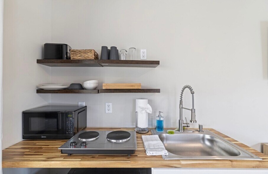 Building Photo - 5069 Peachtree Ave