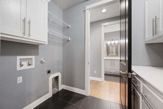 Building Photo - 13708 Golden Wave Loop