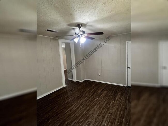 Building Photo - 6617 Whippoorwill Ln