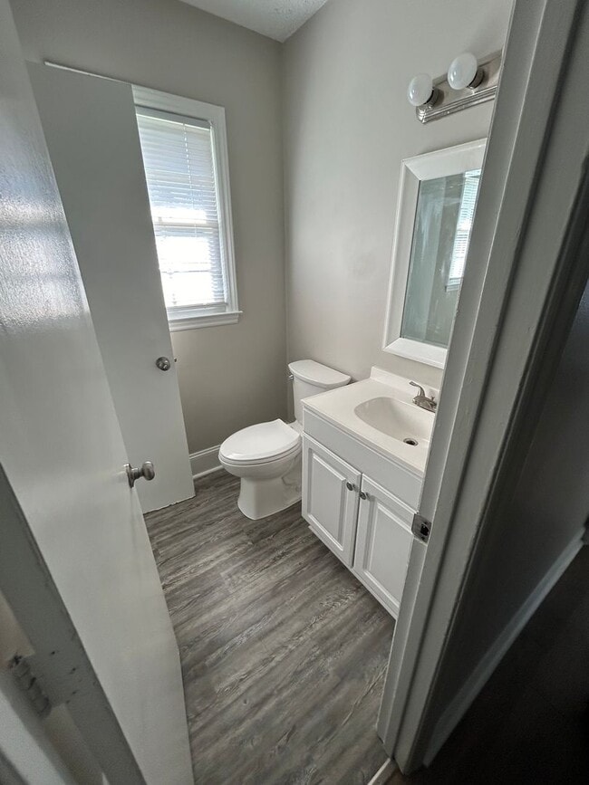 Building Photo - Spacious 3 bedroom 3 bath home for rent
