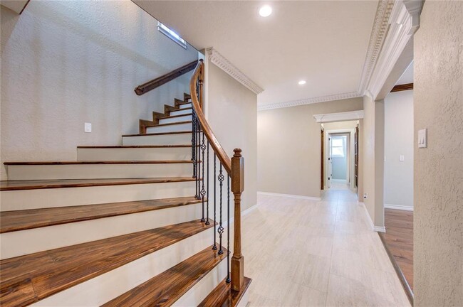 Building Photo - 1030 Crossroads Dr