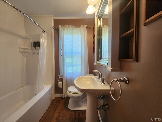 Building Photo - 18 E Austin St