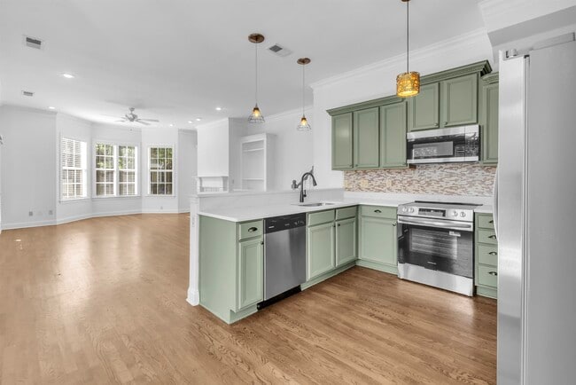 Building Photo - 176 Harbor Village Dr