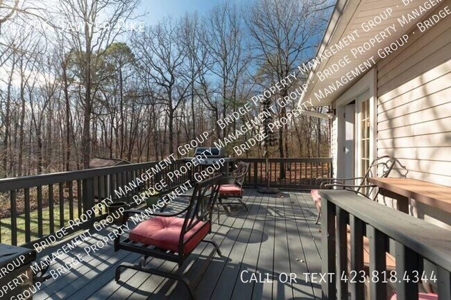 Building Photo - 7206 Sawyer Rd