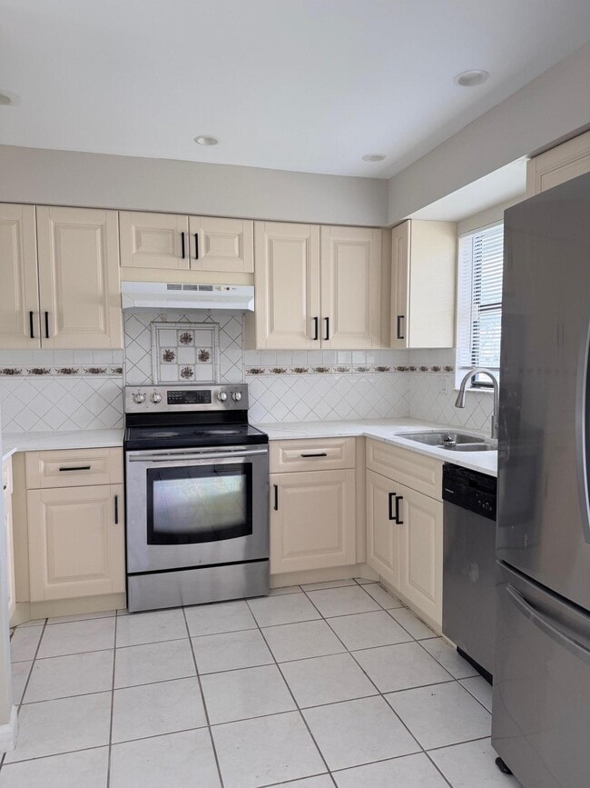 Building Photo - 101 Shoreview Dr