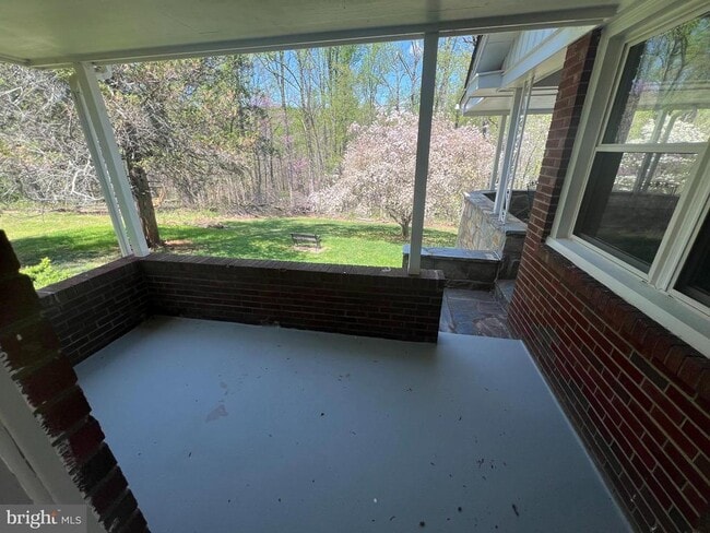 Building Photo - 5472 Merry Oaks Rd