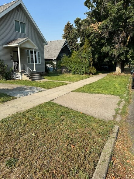 Building Photo - 518 E Augusta Ave