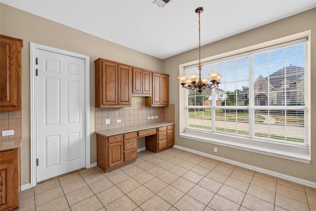 Building Photo - 8701 Mandevilla Dr