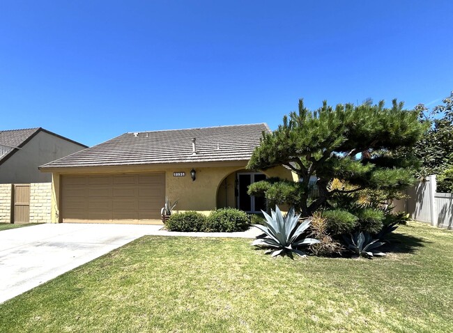 Primary Photo - Spacious 3-Bedrooms, 2-Bath Home Plus Offi...