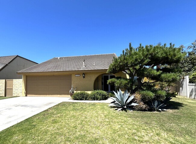 Building Photo - Wonderful Home with 3-Bedrooms, 2-Bath Plu...