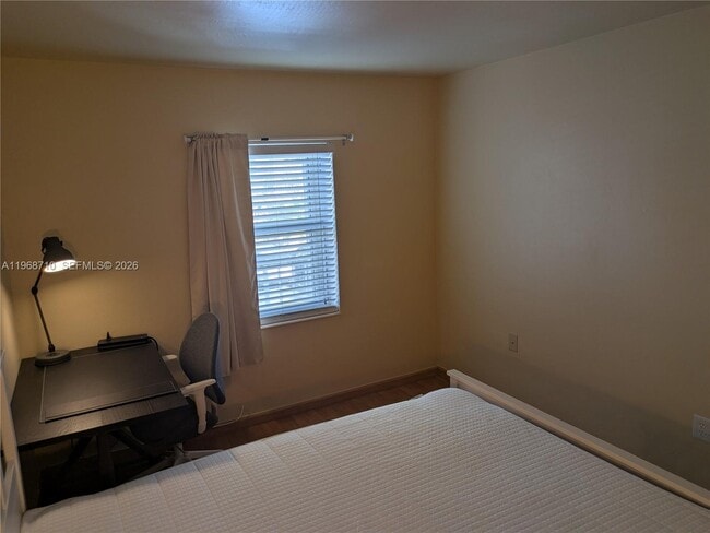 Building Photo - 9621 SW 77th Ave